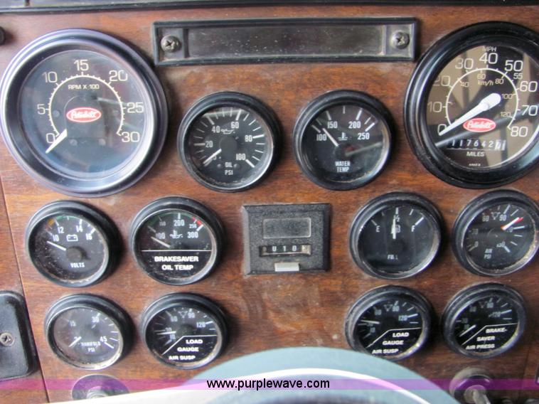 image for item 4854 1989 Peterbilt Conventional 379 semi truck