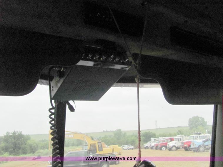 image for item 4854 1989 Peterbilt Conventional 379 semi truck