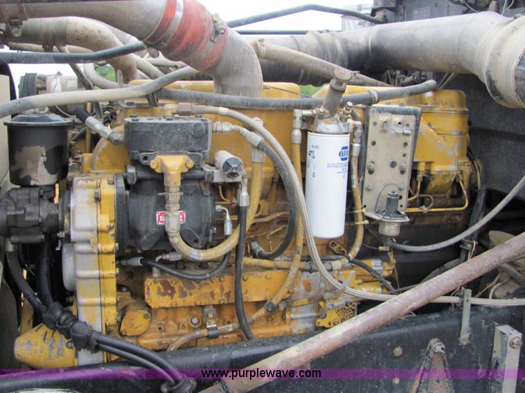 image for item 4854 1989 Peterbilt Conventional 379 semi truck