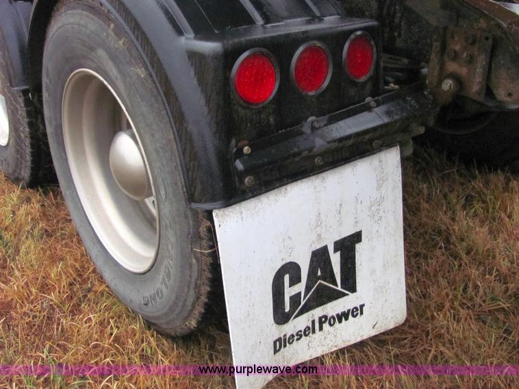 image for item 4854 1989 Peterbilt Conventional 379 semi truck