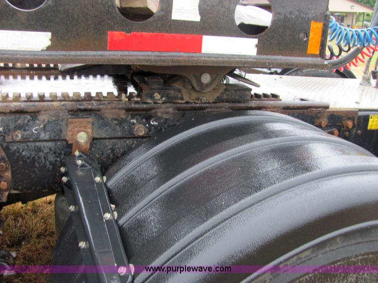 image for item 4854 1989 Peterbilt Conventional 379 semi truck