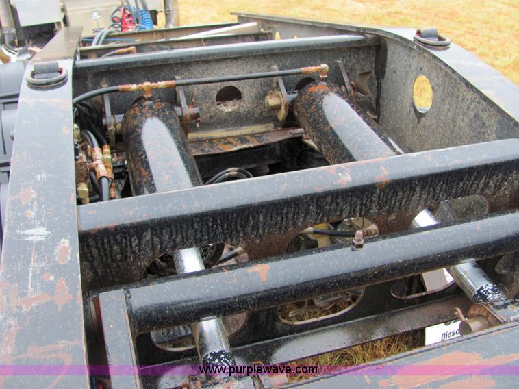 image for item 4855 1996 Fontaine TA50NGB 50 ton drop deck trailer