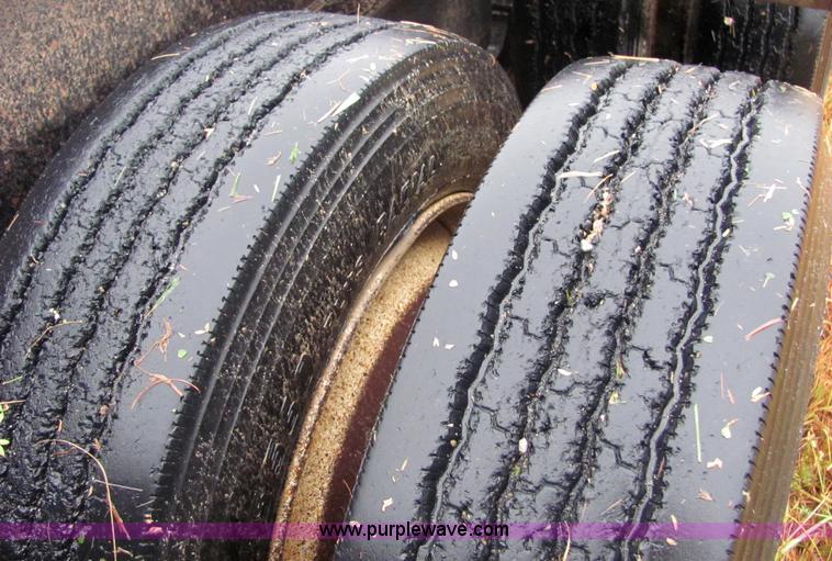 image for item 4855 1996 Fontaine TA50NGB 50 ton drop deck trailer