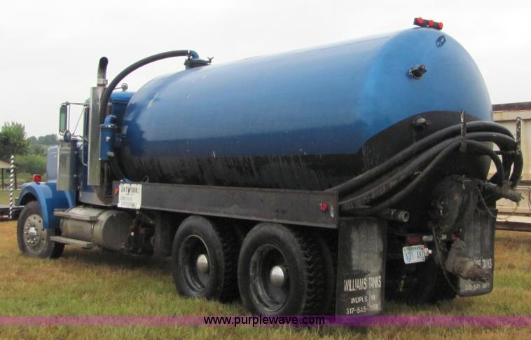 image for item 4856 1989 Western Star 4964F vacuum truck