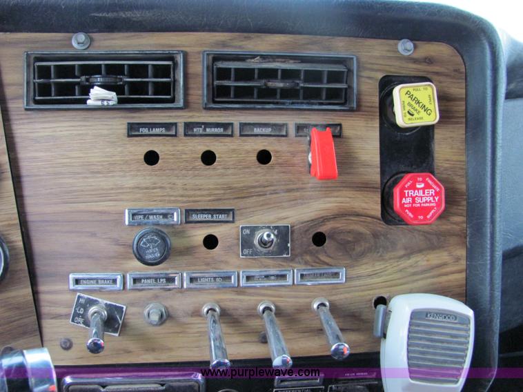 image for item 4856 1989 Western Star 4964F vacuum truck