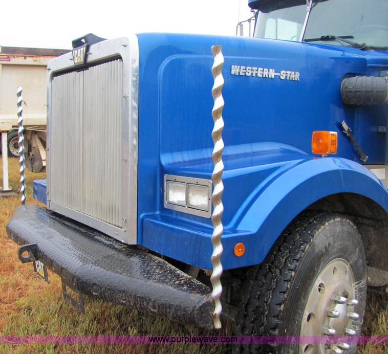 image for item 4856 1989 Western Star 4964F vacuum truck