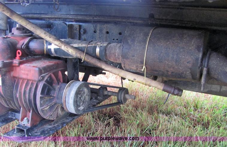 image for item 4856 1989 Western Star 4964F vacuum truck