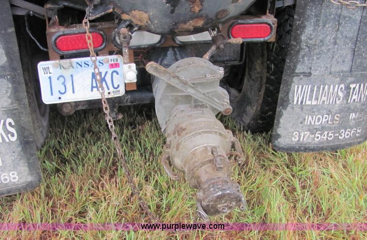 image for item 4856 1989 Western Star 4964F vacuum truck