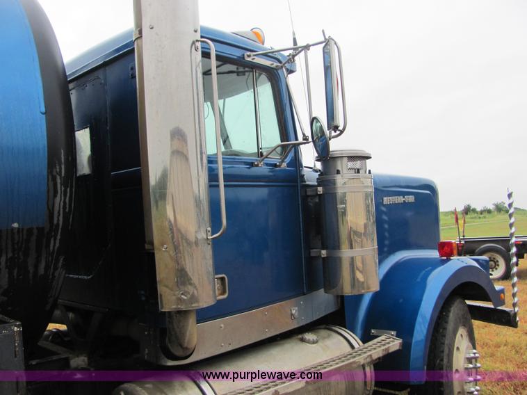 image for item 4856 1989 Western Star 4964F vacuum truck