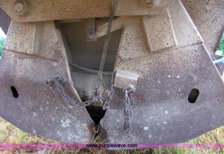 image for item 4857 1989 Fruehauf belly dump trailer