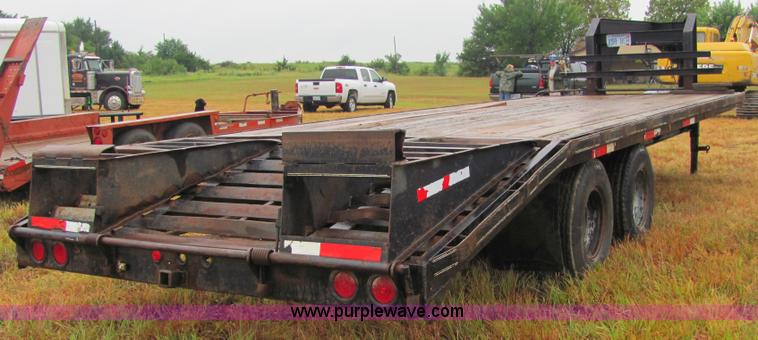 image for item 4863 2001 Pro Trak 24' dual tandem axle gooseneck trailer