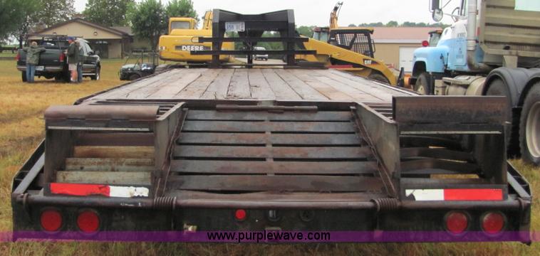 image for item 4863 2001 Pro Trak 24' dual tandem axle gooseneck trailer