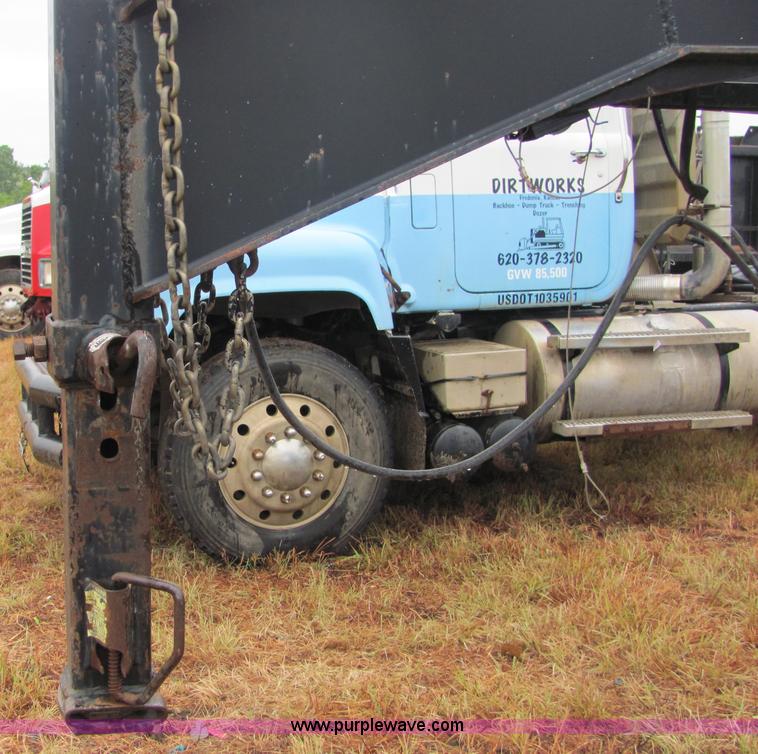 image for item 4863 2001 Pro Trak 24' dual tandem axle gooseneck trailer