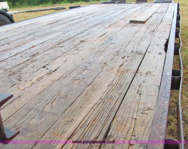 image for item 4863 2001 Pro Trak 24' dual tandem axle gooseneck trailer