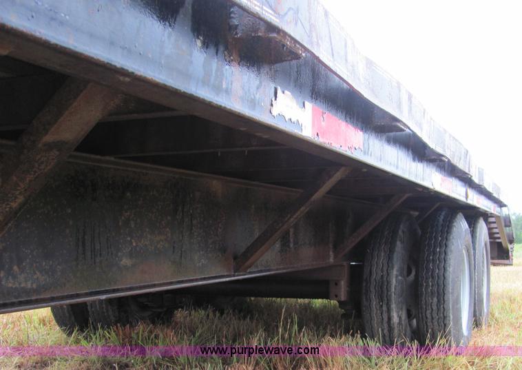 image for item 4863 2001 Pro Trak 24' dual tandem axle gooseneck trailer