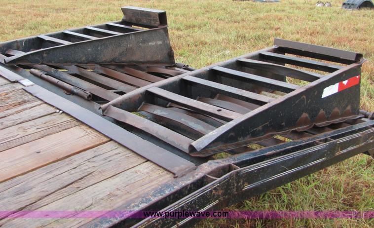 image for item 4863 2001 Pro Trak 24' dual tandem axle gooseneck trailer