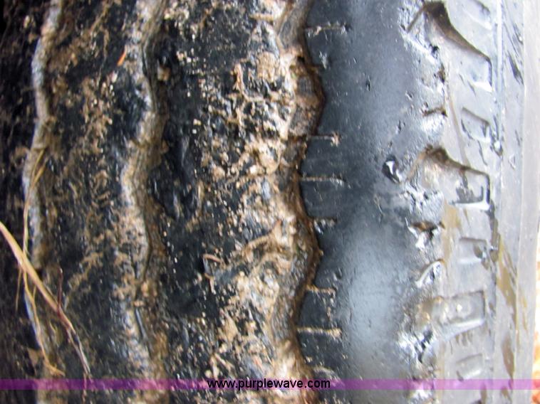 image for item 4863 2001 Pro Trak 24' dual tandem axle gooseneck trailer