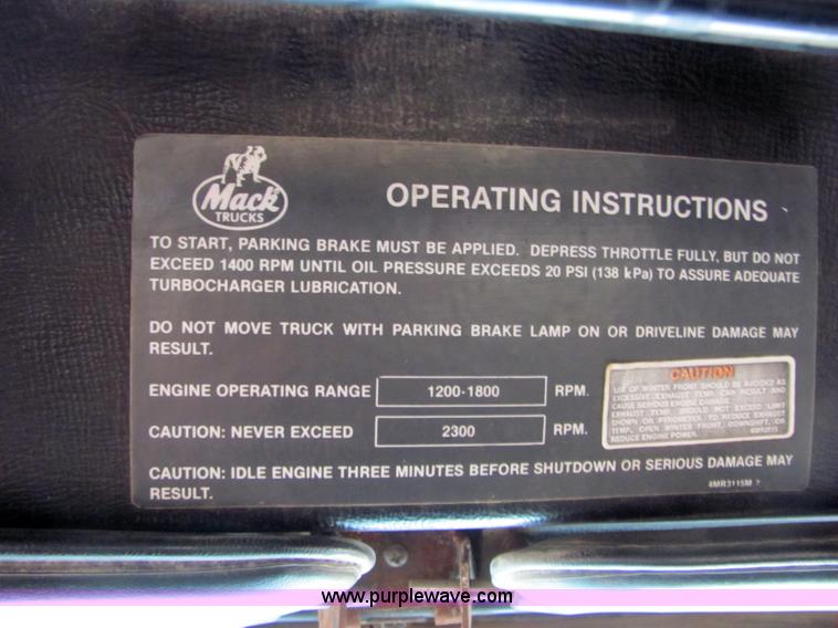 image for item 4864 1985 Mack RS688LST semi truck