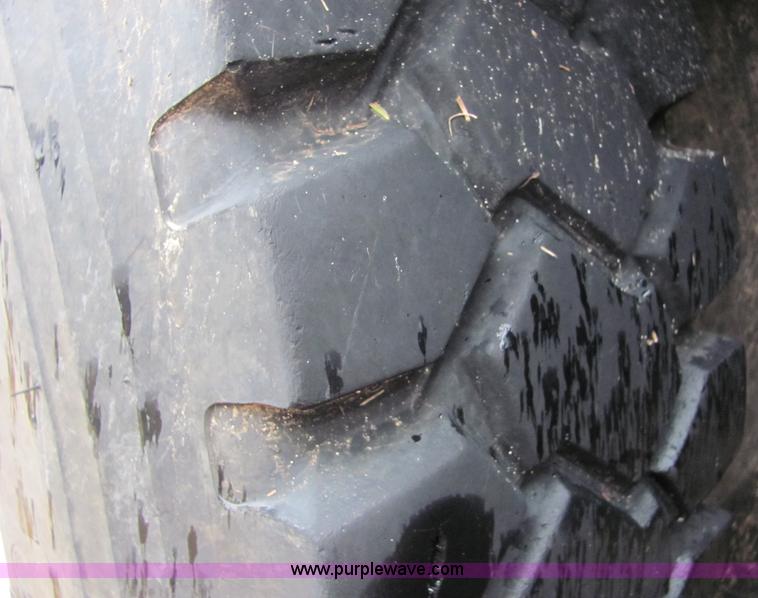 image for item 4864 1985 Mack RS688LST semi truck