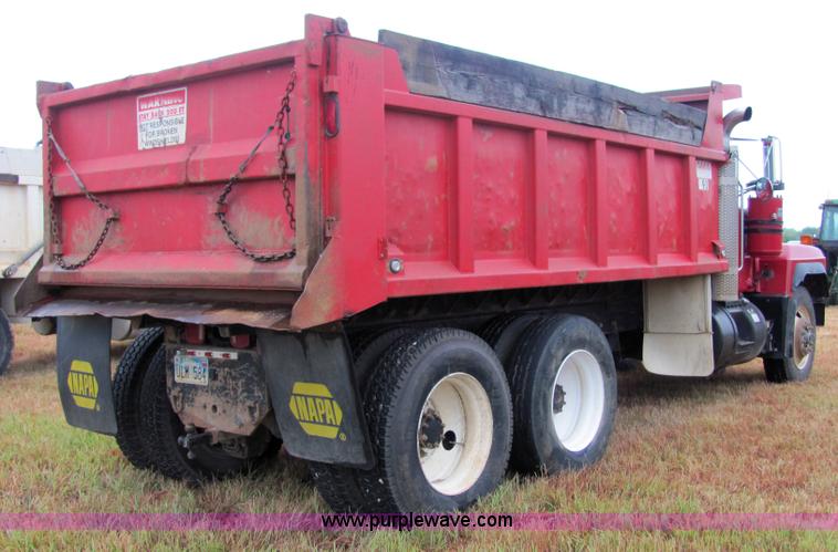 image for item 4867 1994 Mack RD688S dump truck