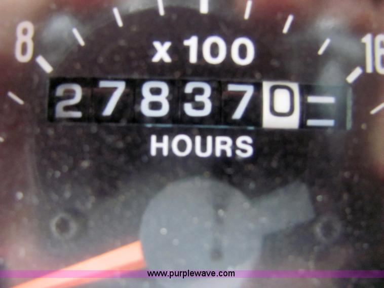 image for item 4867 1994 Mack RD688S dump truck