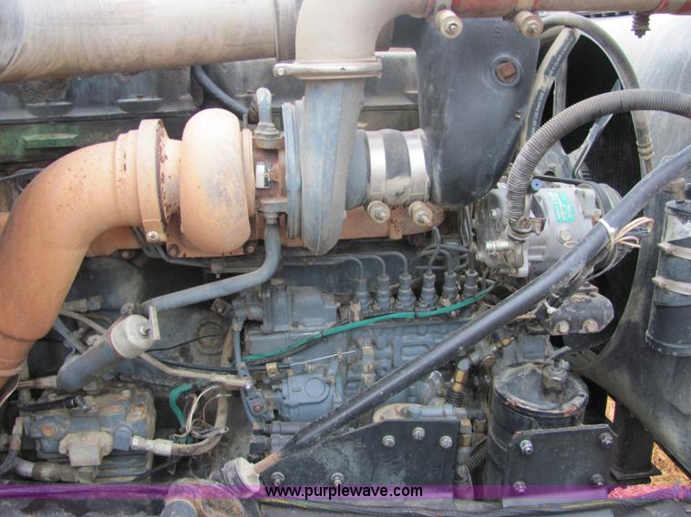 image for item 4867 1994 Mack RD688S dump truck