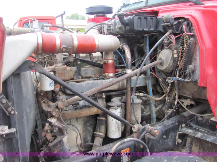 image for item 4867 1994 Mack RD688S dump truck