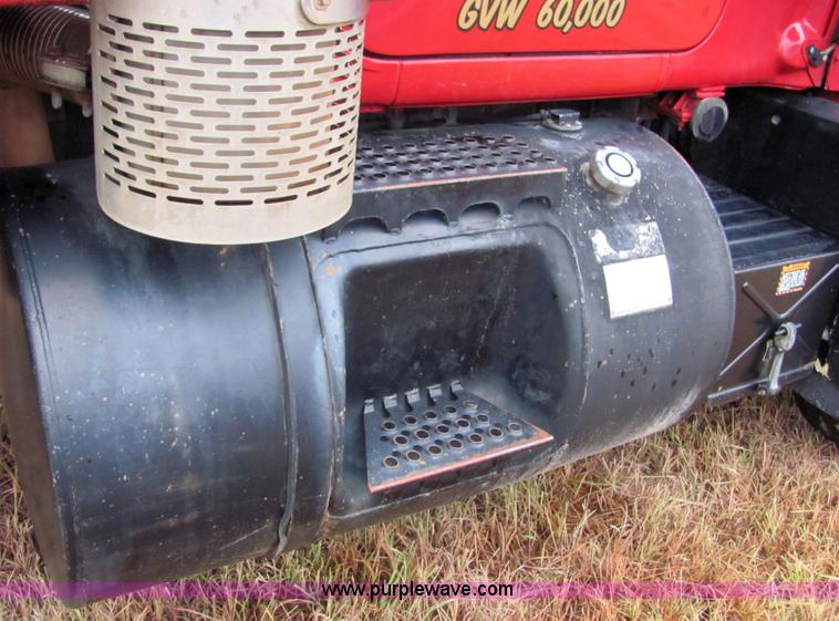 image for item 4867 1994 Mack RD688S dump truck