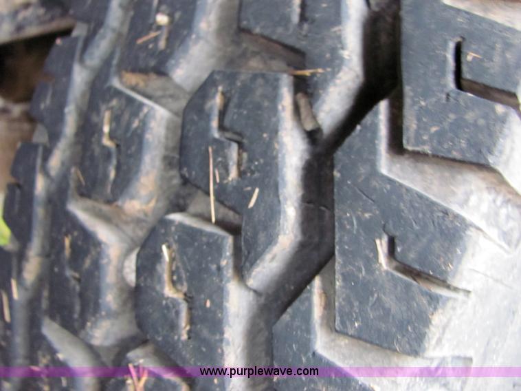 image for item 4867 1994 Mack RD688S dump truck