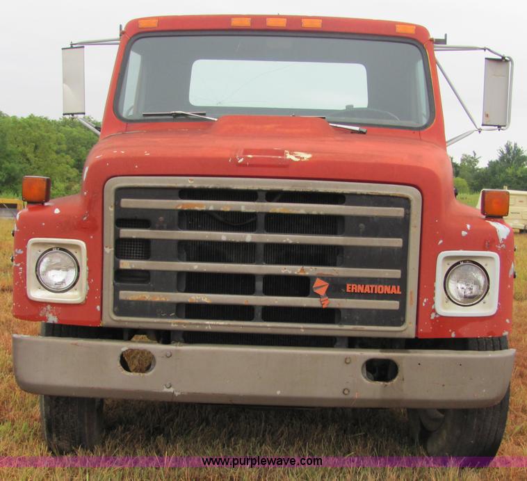 image for item 4868 1988 International Series 1754 truck