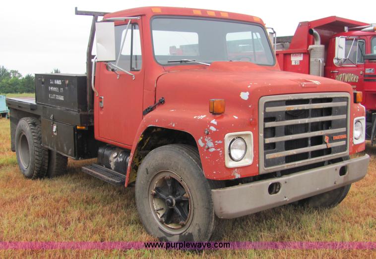 image for item 4868 1988 International Series 1754 truck