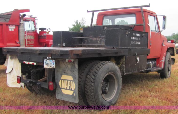 image for item 4868 1988 International Series 1754 truck