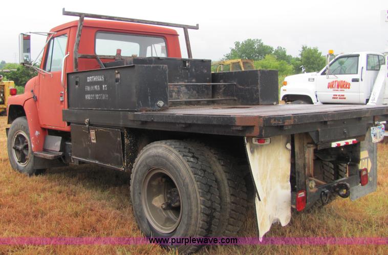 image for item 4868 1988 International Series 1754 truck