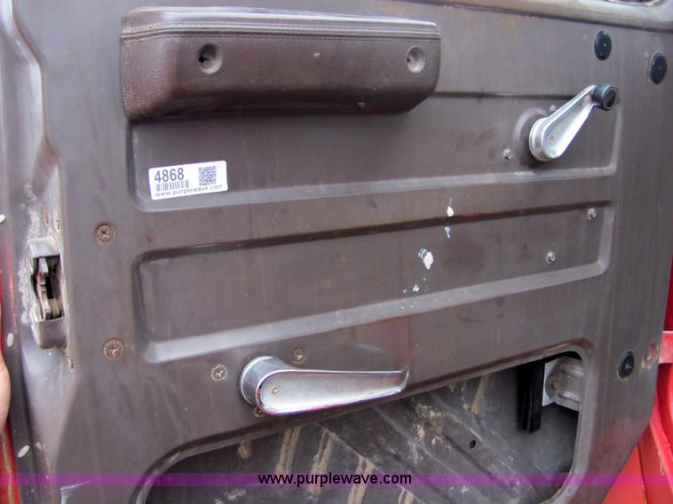 image for item 4868 1988 International Series 1754 truck