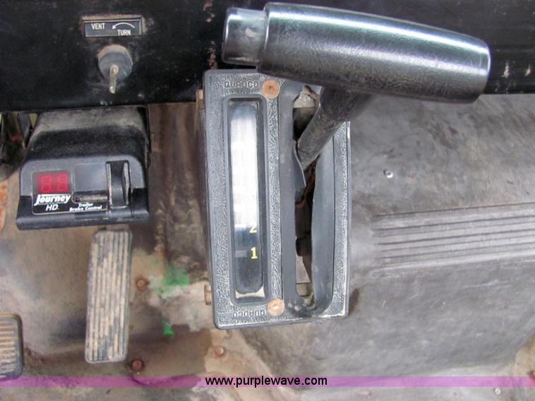 image for item 4868 1988 International Series 1754 truck