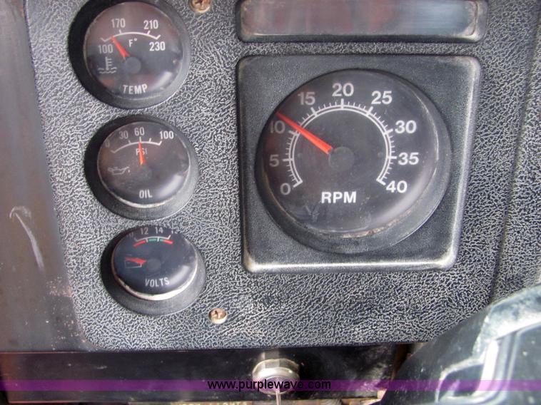 image for item 4868 1988 International Series 1754 truck