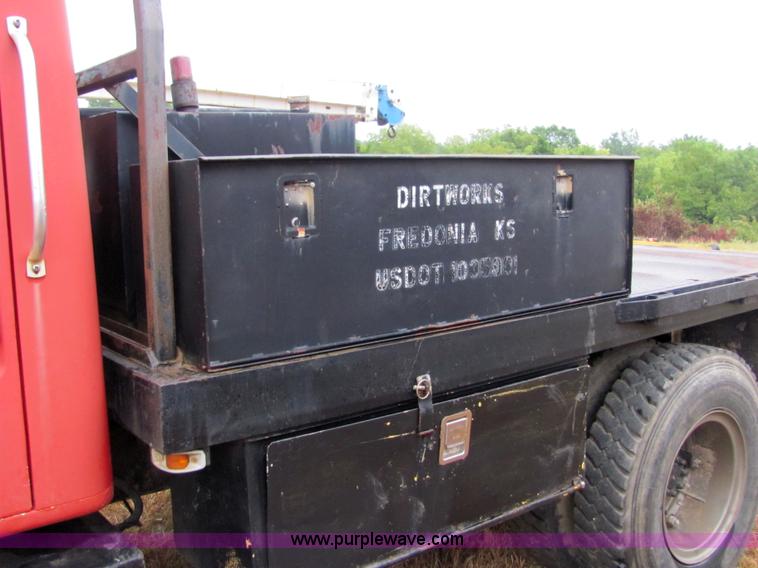 image for item 4868 1988 International Series 1754 truck