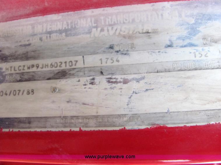 image for item 4868 1988 International Series 1754 truck