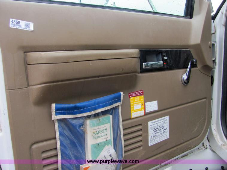 image for item 4869 1997 GMC C8500 boom lift truck