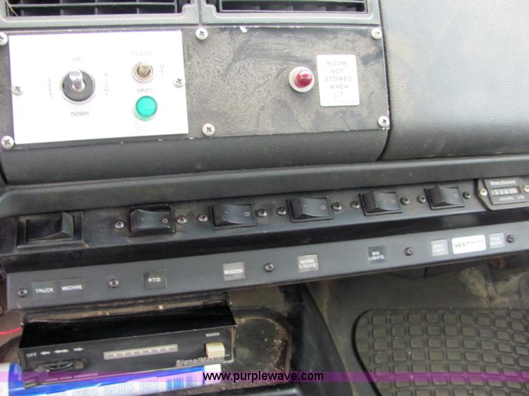 image for item 4869 1997 GMC C8500 boom lift truck