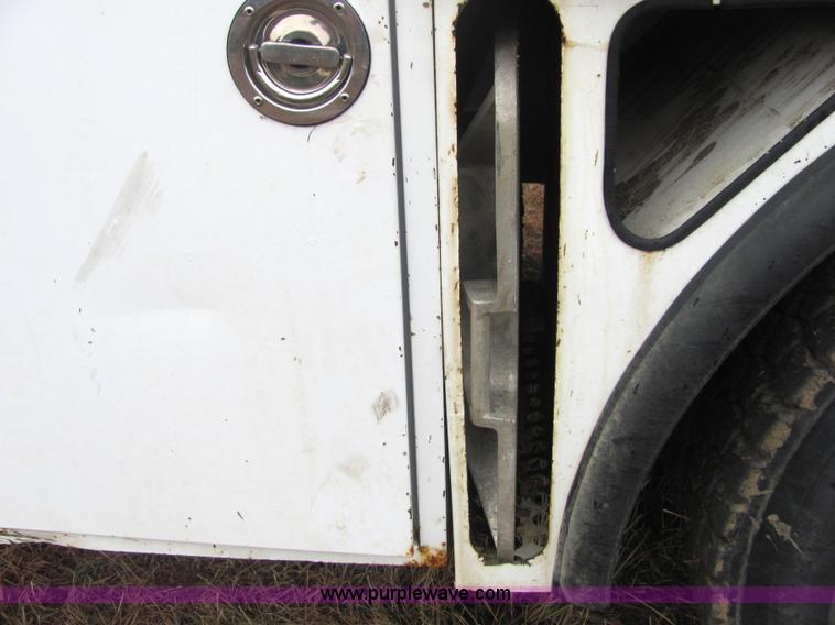 image for item 4869 1997 GMC C8500 boom lift truck