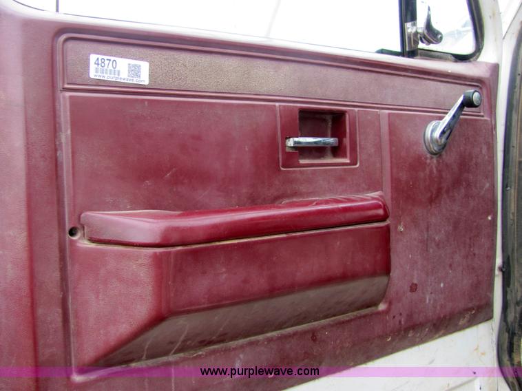 image for item 4870 1986 Chevrolet Kodiak C70 boom truck