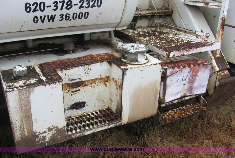 image for item 4870 1986 Chevrolet Kodiak C70 boom truck