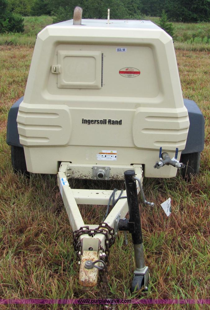 image for item 4876 2007 Ingersoll Rand P185WIR trailer mounted compressor