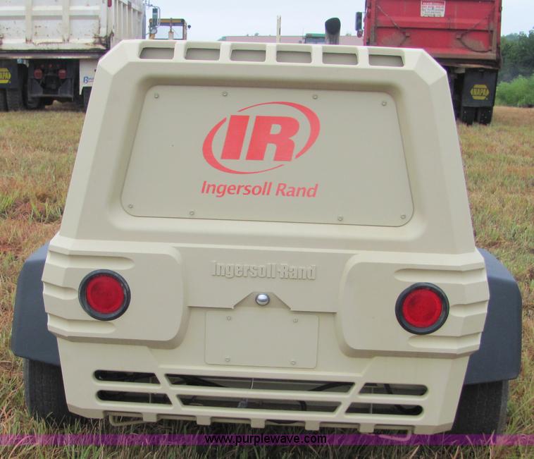 image for item 4876 2007 Ingersoll Rand P185WIR trailer mounted compressor