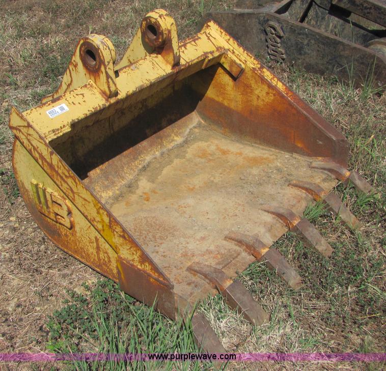 WB 36" grave digging bucket in Fredonia, KS Item 4883 sold Purple Wave