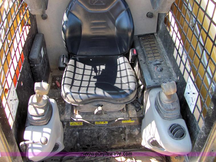 image for item 4899 2006 Caterpillar 262B skid steer