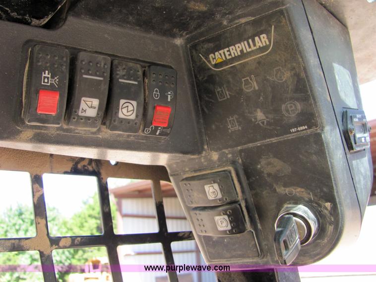 image for item 4899 2006 Caterpillar 262B skid steer