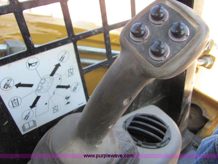 image for item 4899 2006 Caterpillar 262B skid steer