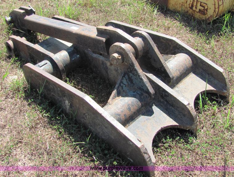 image for item 9882 Geith excavator rigid thumb